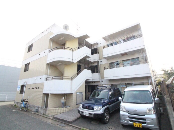 物件外観写真3　(駐車場)