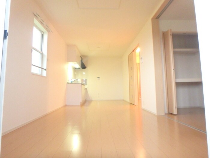 物件内観写真4　(居室)