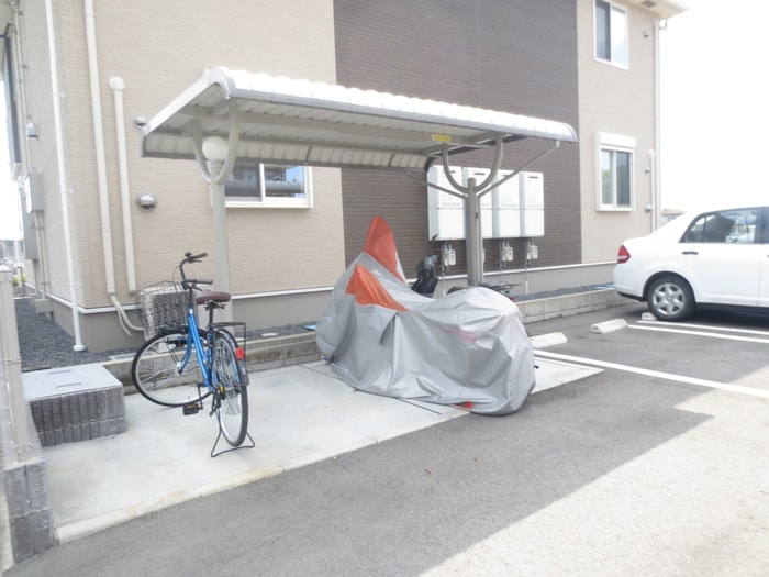 物件外観写真3　(駐輪場)