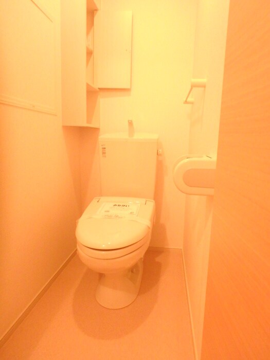 物件内観写真8　(トイレ)