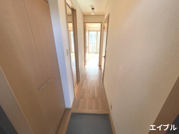 物件内観写真12　(玄関)