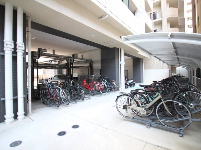 物件外観写真3　(駐輪場)