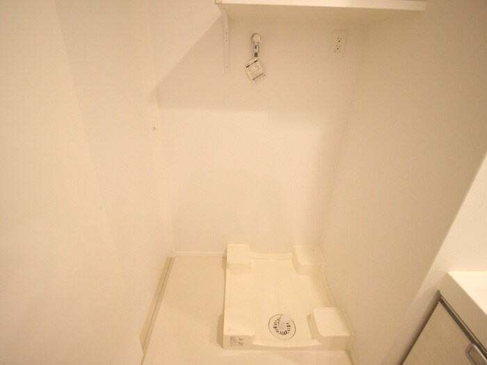 物件内観写真13　(洗濯機置場)