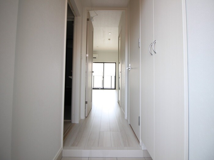 物件内観写真19　(玄関)