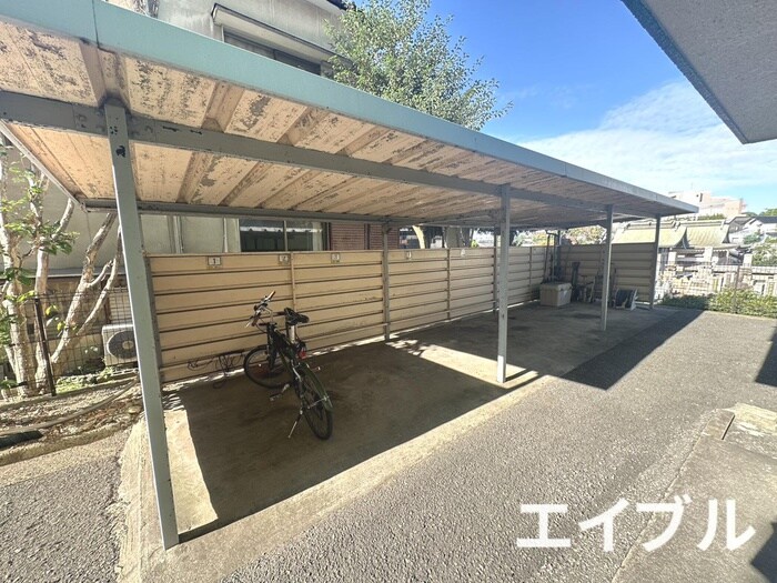 物件外観写真3　(駐輪場)