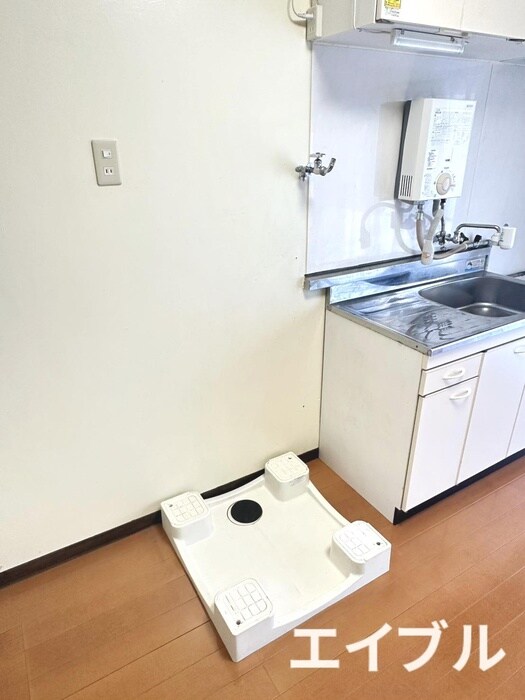 物件内観写真12　(洗濯機置場)