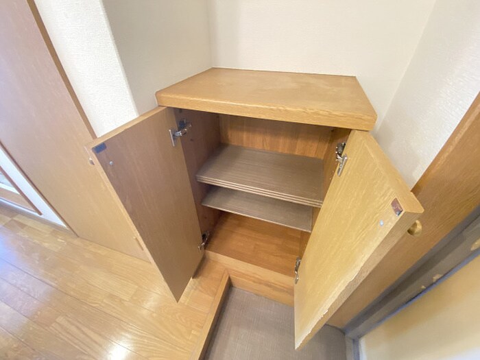 物件内観写真12　(靴箱)