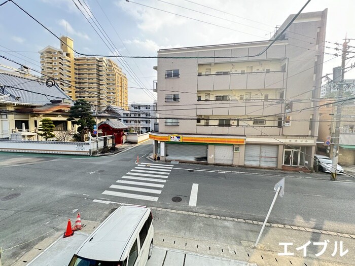 物件内観写真16　(室内からの展望)