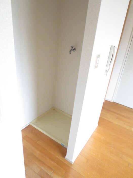 物件内観写真13　(洗濯機置場)