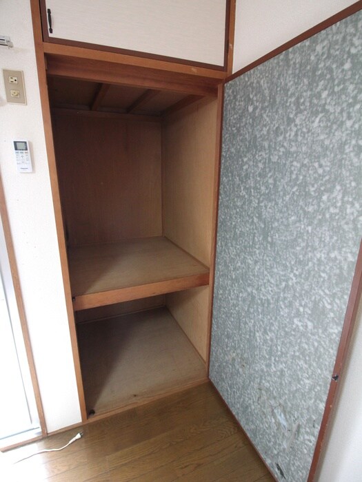 物件内観写真4　(収納)