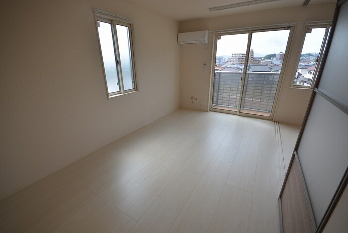 物件内観写真4　(居室)