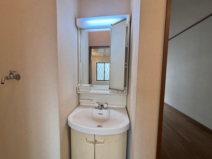 物件内観写真11　(洗面)