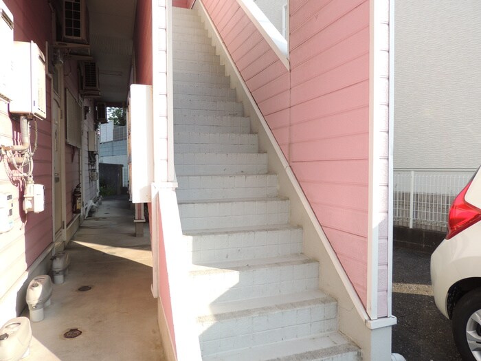 物件外観写真2　(エントランス部分)