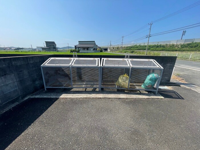 物件外観写真3　(建物設備)