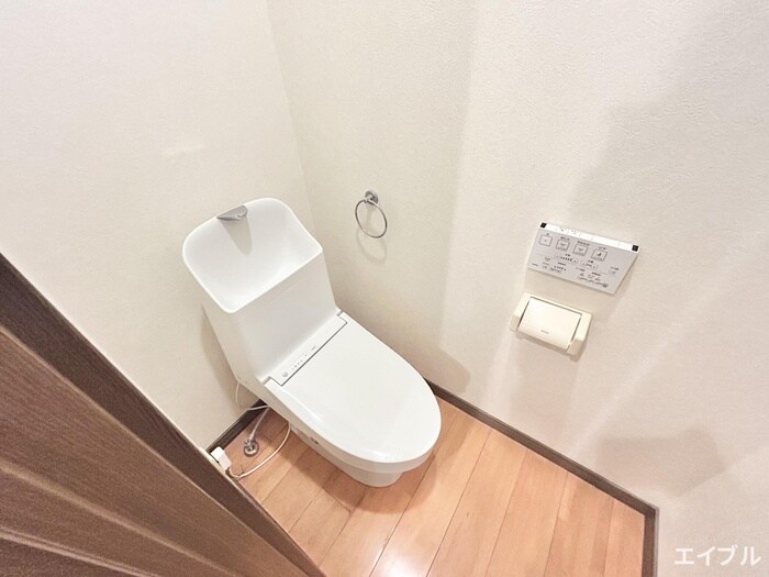 物件内観写真8　(トイレ)