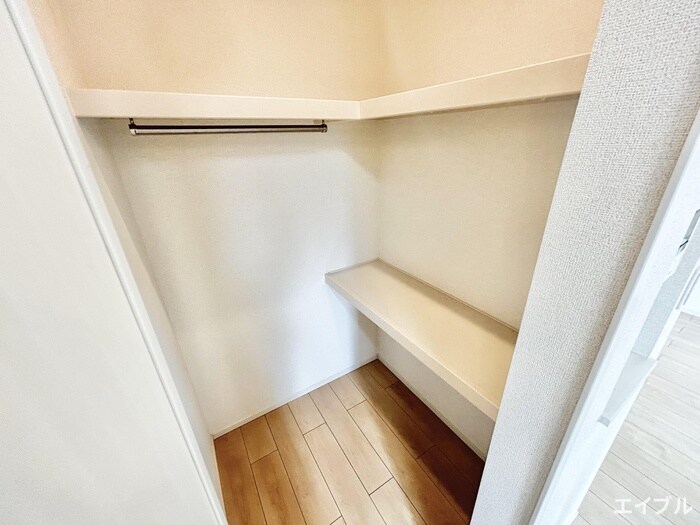 物件内観写真12　(収納)