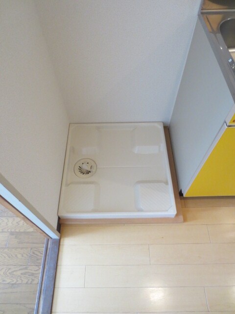 物件内観写真11　(洗濯機置場)