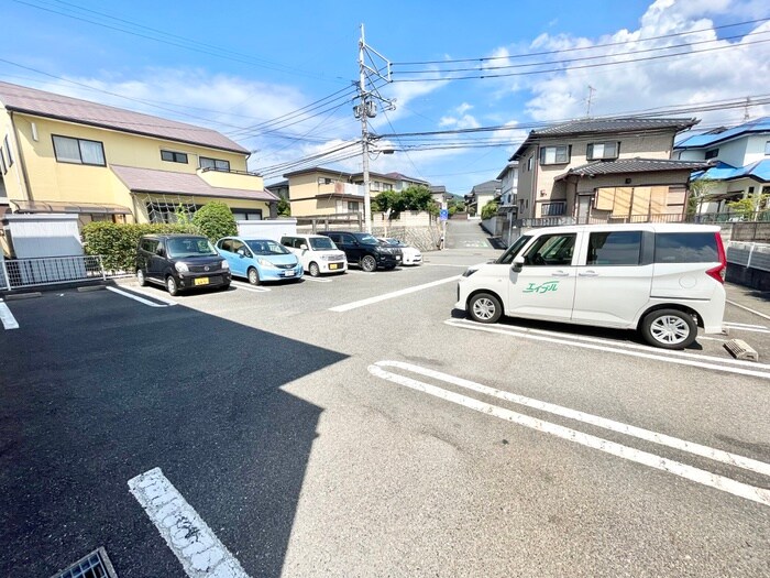 物件外観写真2　(駐輪場)