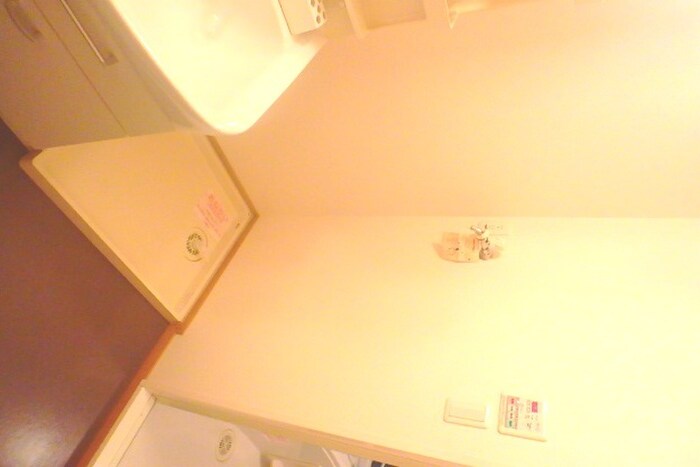 物件内観写真10　(洗濯機置場)