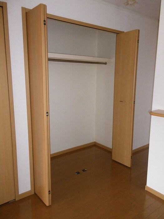 物件内観写真12　(収納)