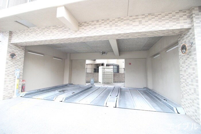 物件外観写真4　(駐車場)