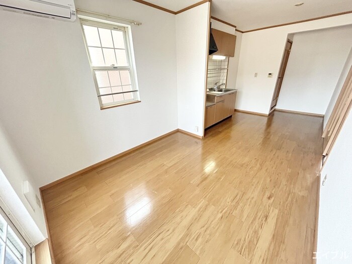 物件内観写真3　(居室)