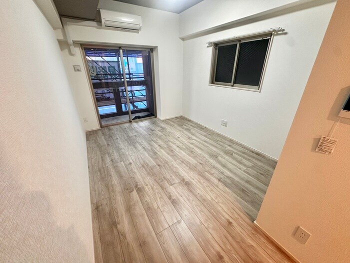 物件内観写真3　(居室)