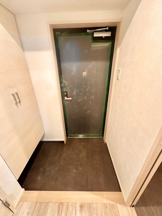 物件内観写真10　(玄関)