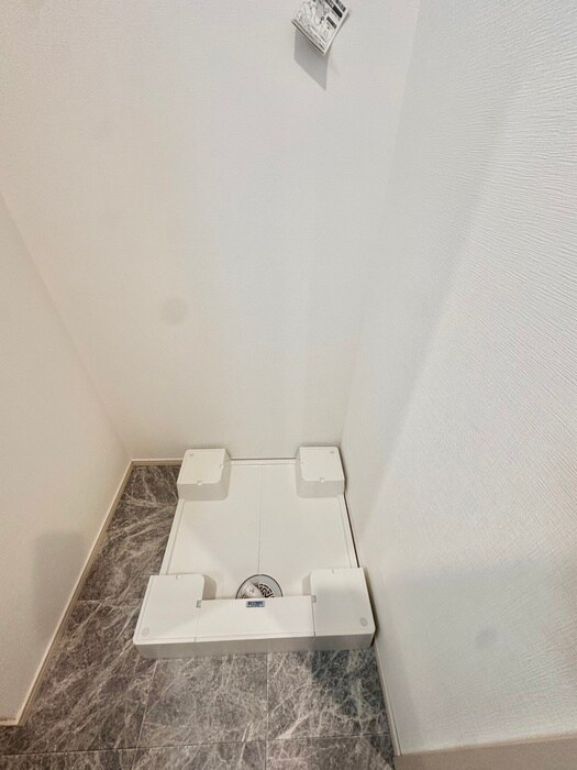 物件内観写真14　(洗濯機置場)