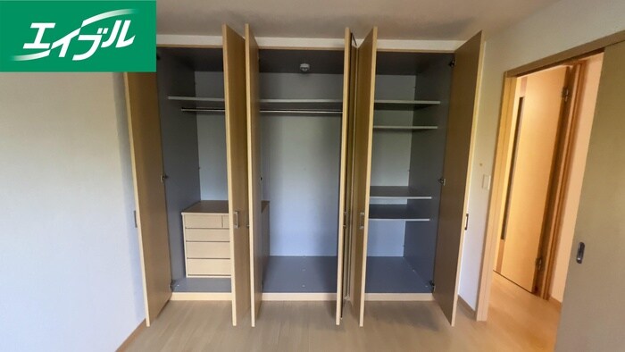 物件内観写真12　(収納)