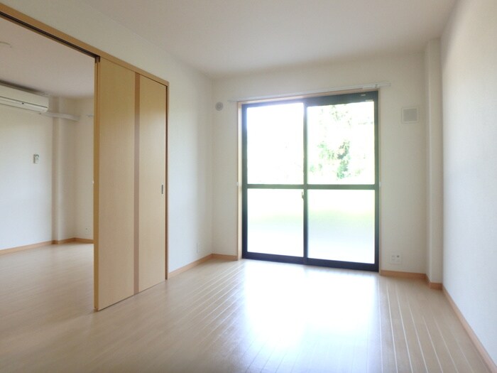 物件内観写真16　(居室)