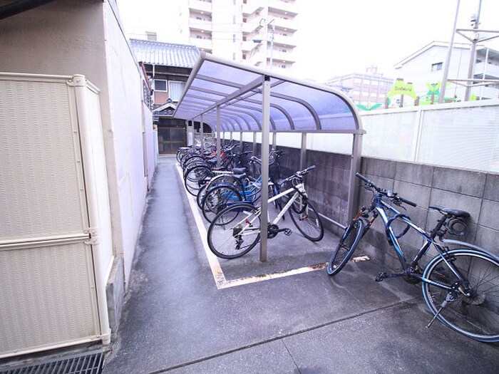 物件外観写真5　(駐輪場)