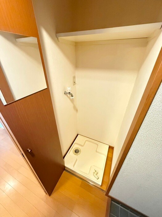 物件内観写真15　(洗濯機置場)
