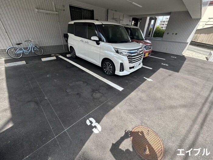 物件外観写真5　(駐車場)