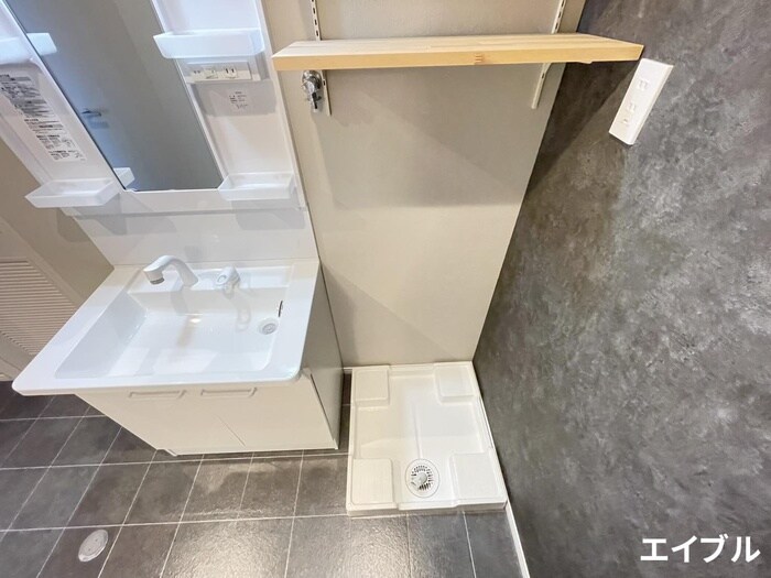 物件内観写真16　(洗濯機置場)