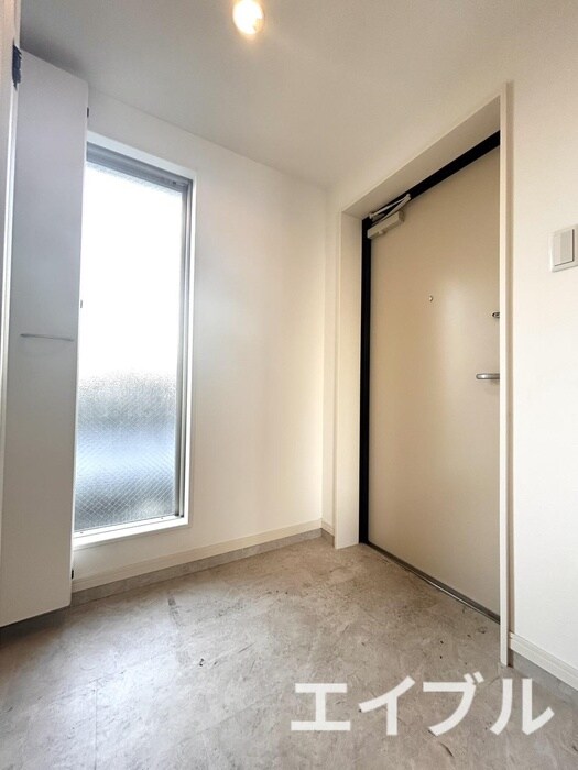 物件内観写真7　(玄関)