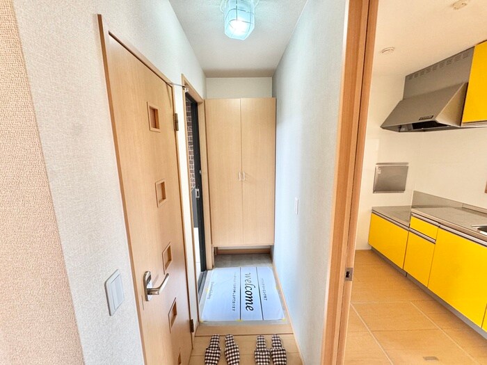 物件内観写真12　(玄関)