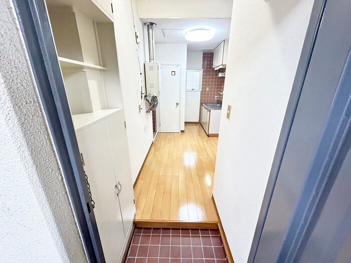 物件内観写真8　(玄関)