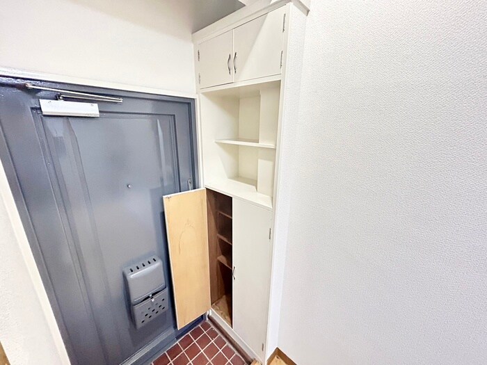 物件内観写真9　(靴箱)