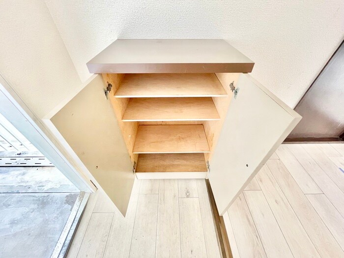 物件内観写真18　(靴箱)