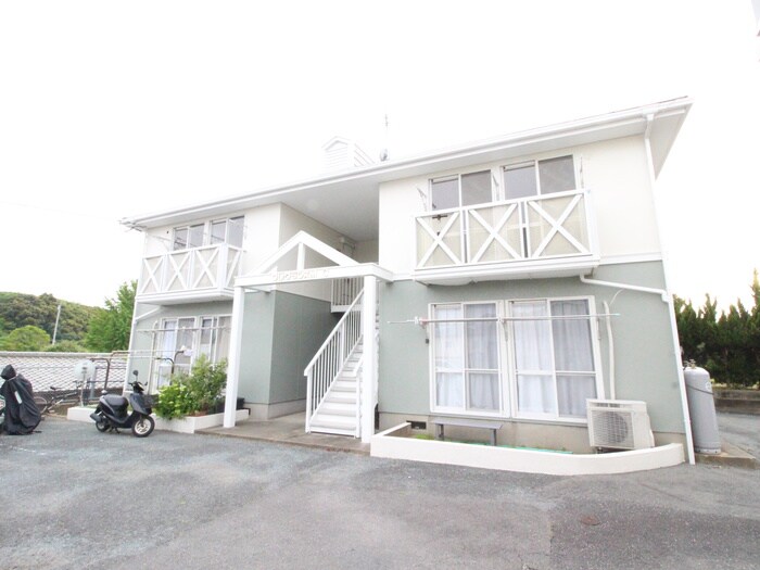 物件外観写真2　(駐車場)