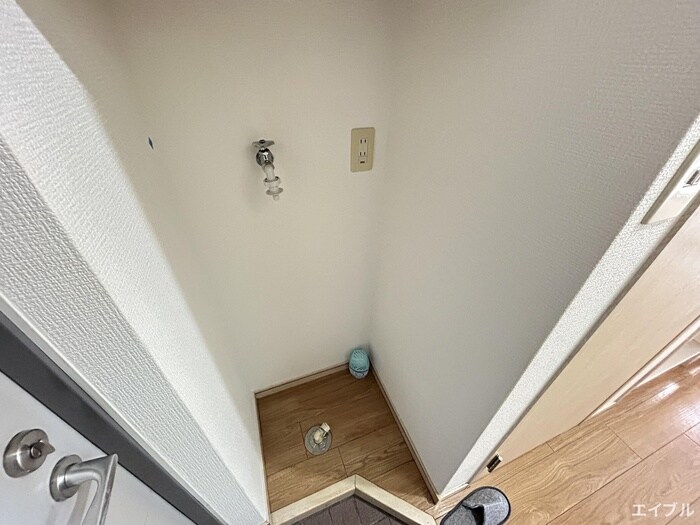 物件内観写真13　(洗濯機置場)