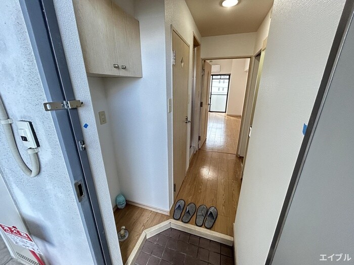 物件内観写真16　(玄関)