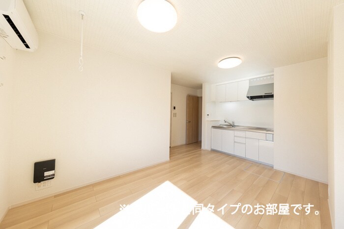 物件内観写真2　(居室)