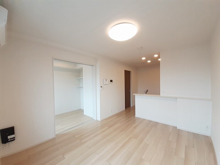 物件内観写真2　(居室)