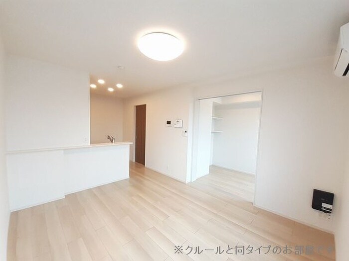 物件内観写真2　(居室)