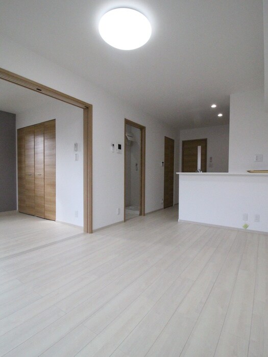 物件内観写真4　(居室)