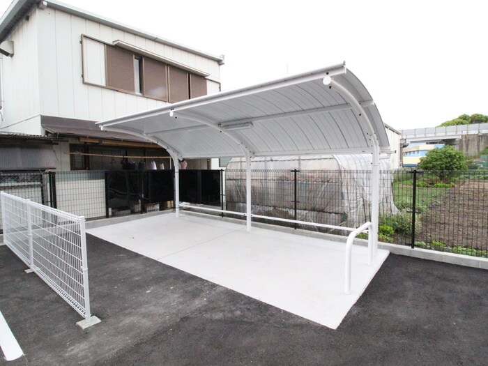 物件外観写真3　(駐輪場)