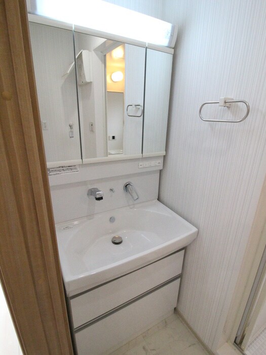 物件内観写真8　(洗面)