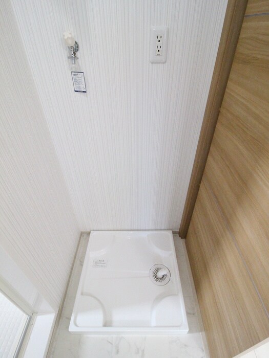 物件内観写真14　(洗濯機置場)